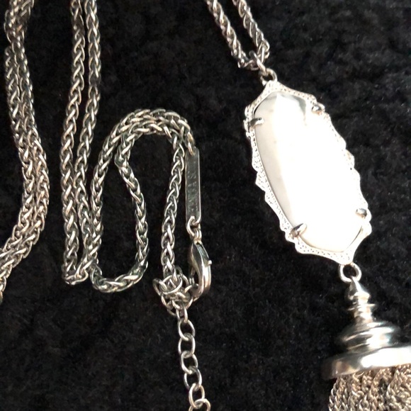 Kendra Scott Everly Necklace in White Howlite - Picture 2 of 3